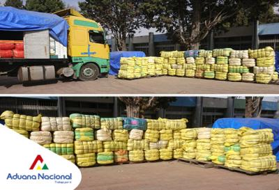 Aduana incauta 82 fardos de ropa usada escondidas bajo sacos de cebolla y  zanahoria | Aduana Nacional