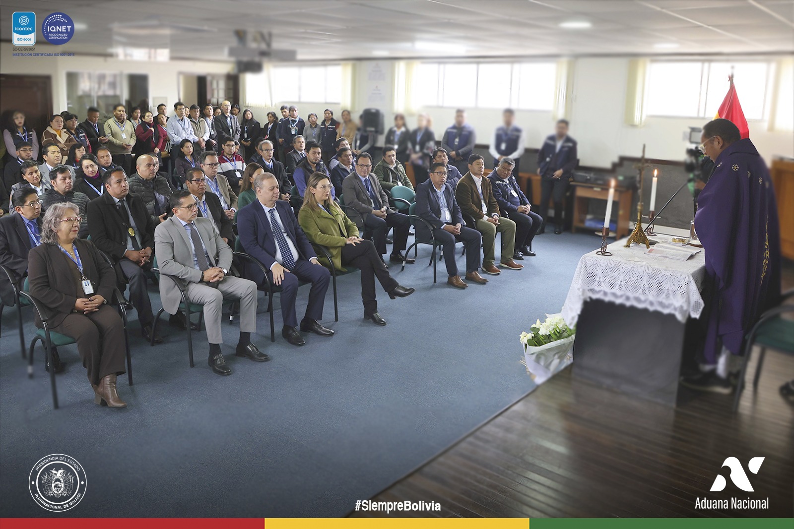 Misa por el Día del Padre en la Aduana Nacional