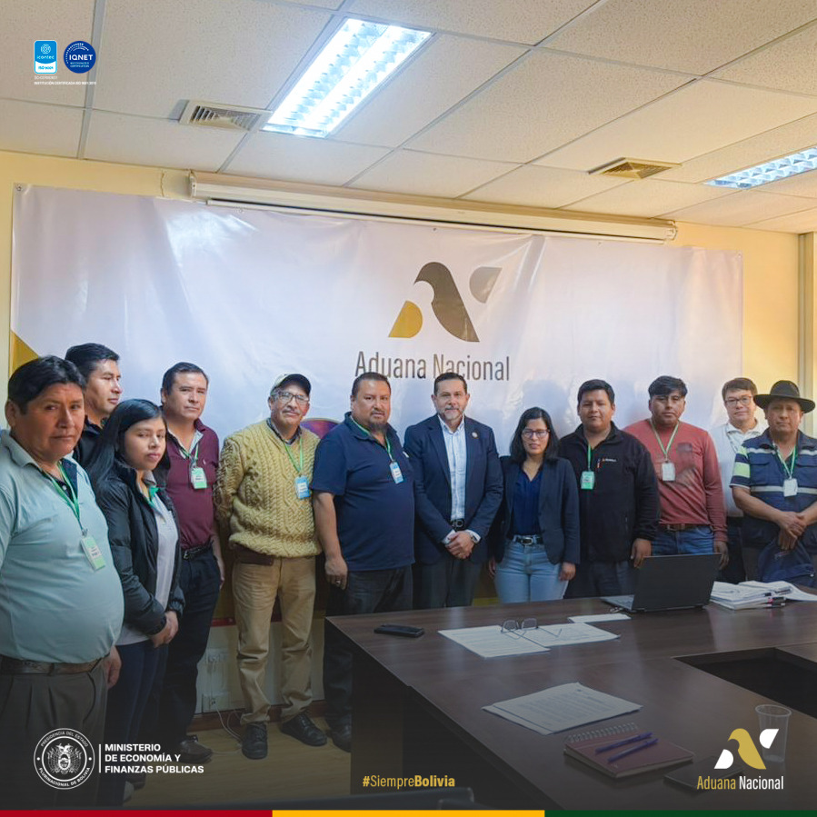 Aduana Nacional fortalece coordinación con el transporte internacional