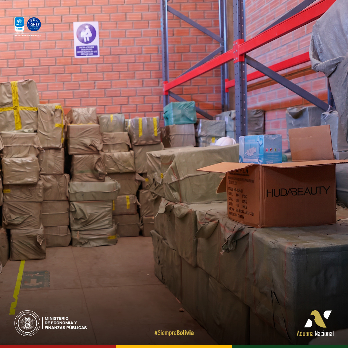Aduana Nacional incauta cargamento irregular de cosméticos