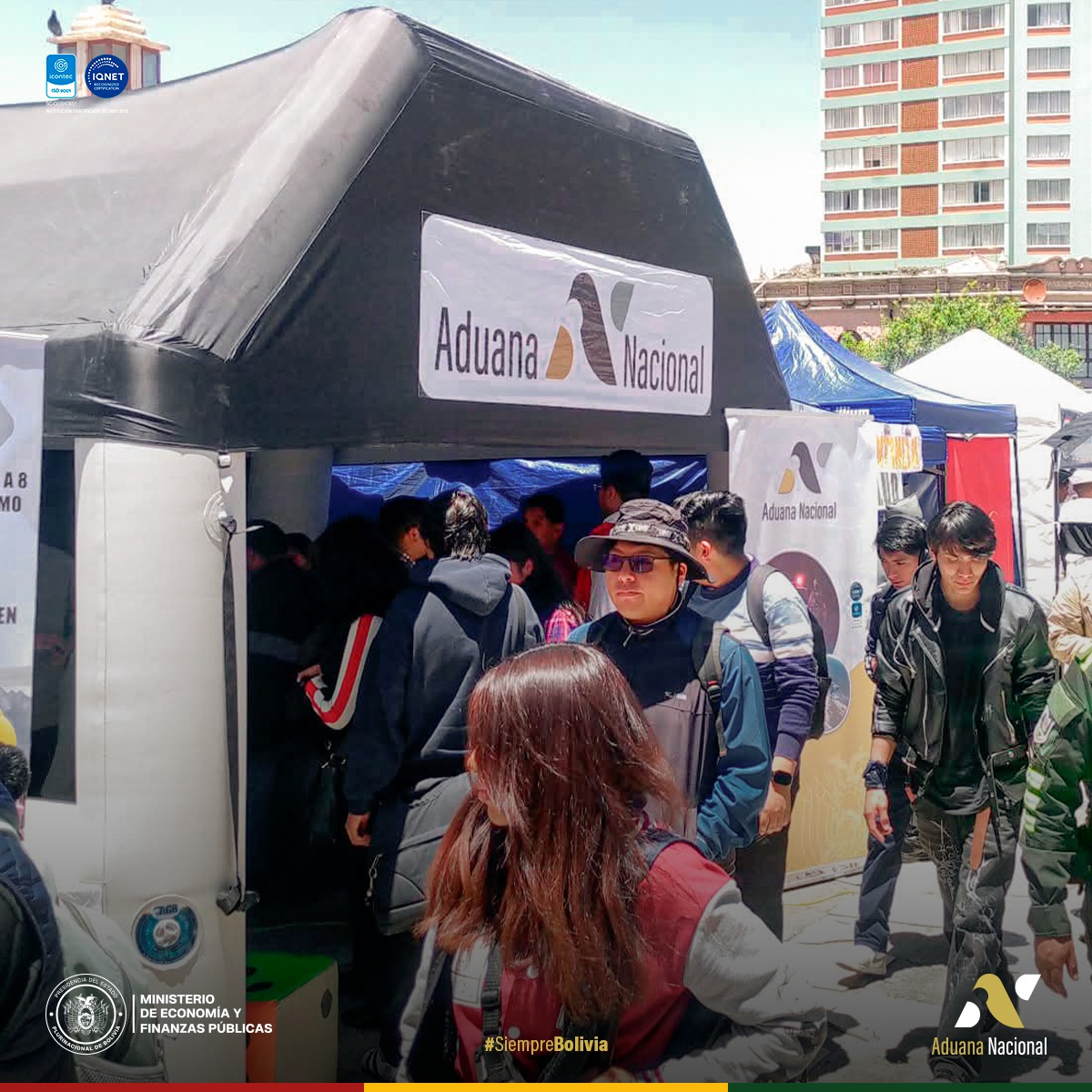 Aduana Nacional fortalece el acercamiento con la ciudadanía y difunde sus innovaciones tecnológicas en feria interinstitucional